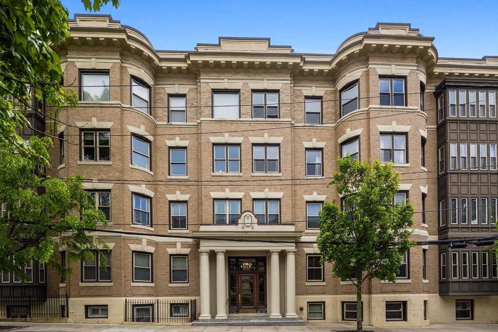 195 Saint Paul St, Brookline