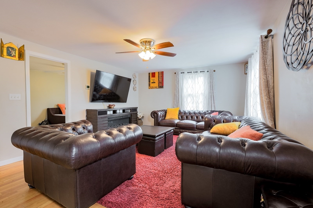 348 Osgood St, North Andover