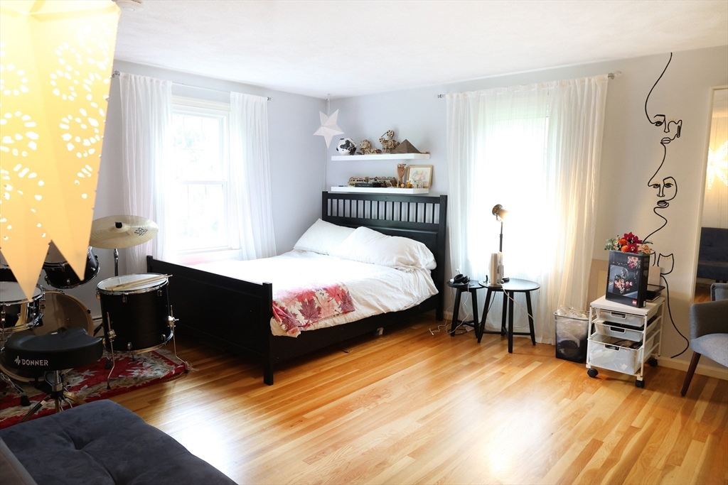 466 Longley Rd, Groton