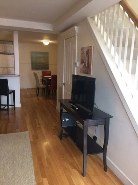 28 Piedmont St, Bay Village