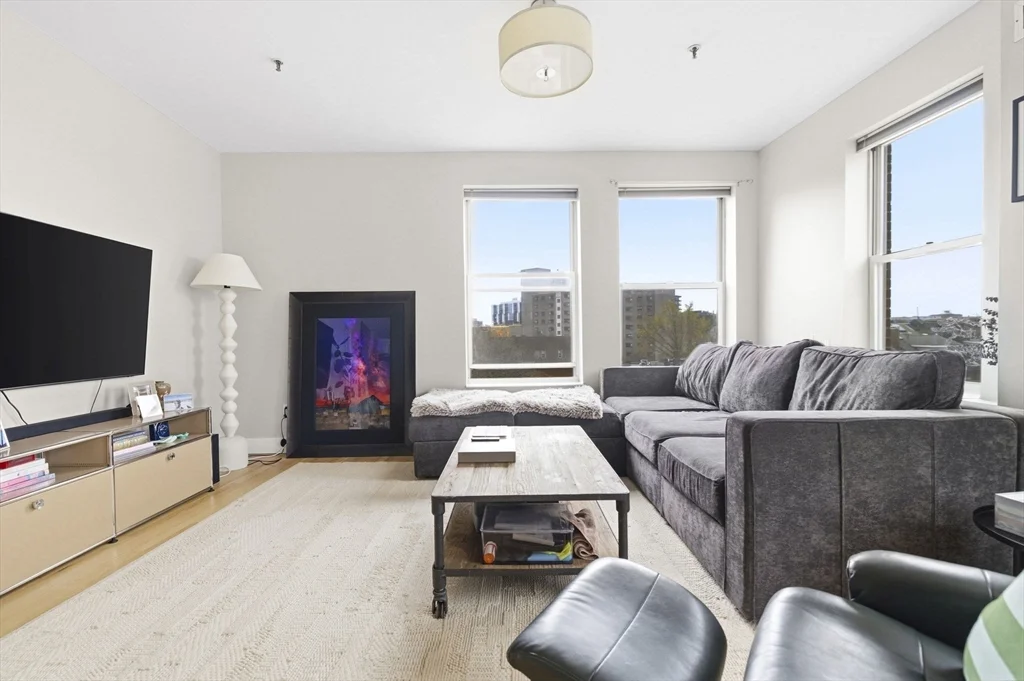 96 Broadway, Back Bay