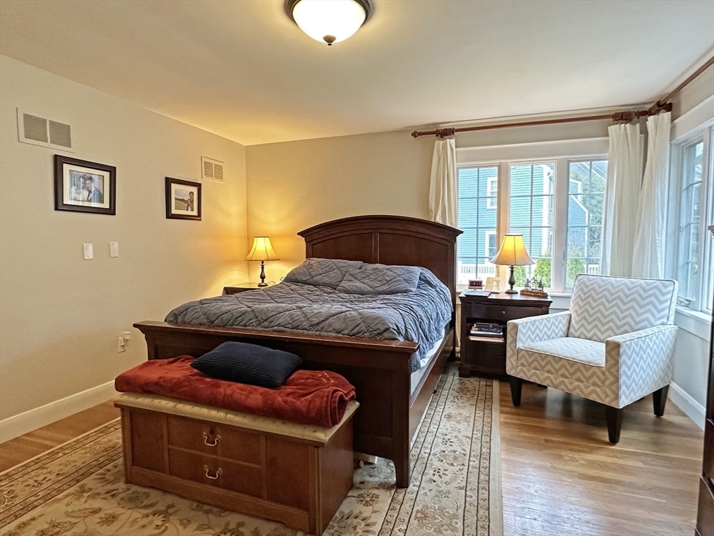 9 Lantern Rd, Belmont