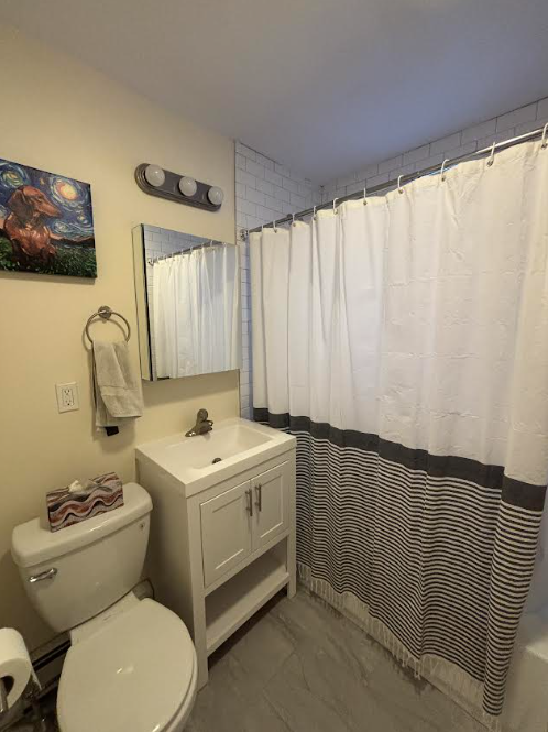 82 Sacramento St, Ward Two