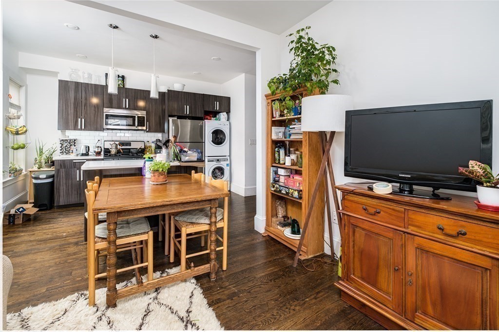 112 Glen St, East Somerville