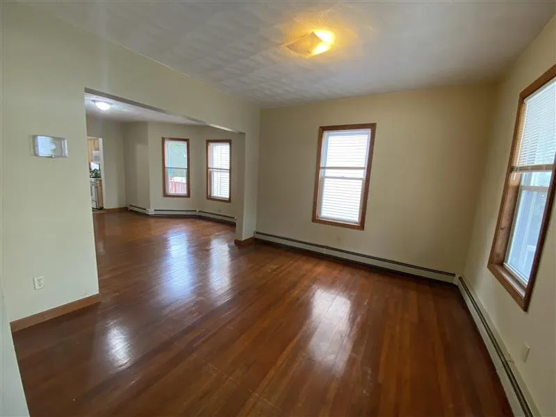 64 Paris St, Medford