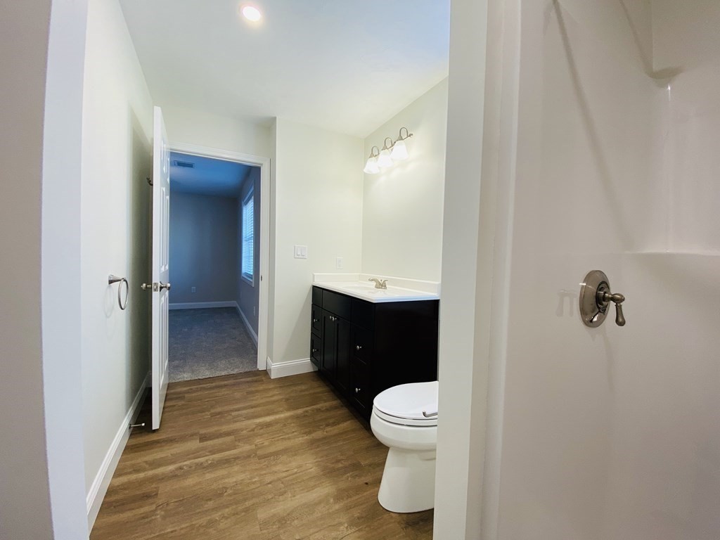 6 Glacier Path, Middleboro