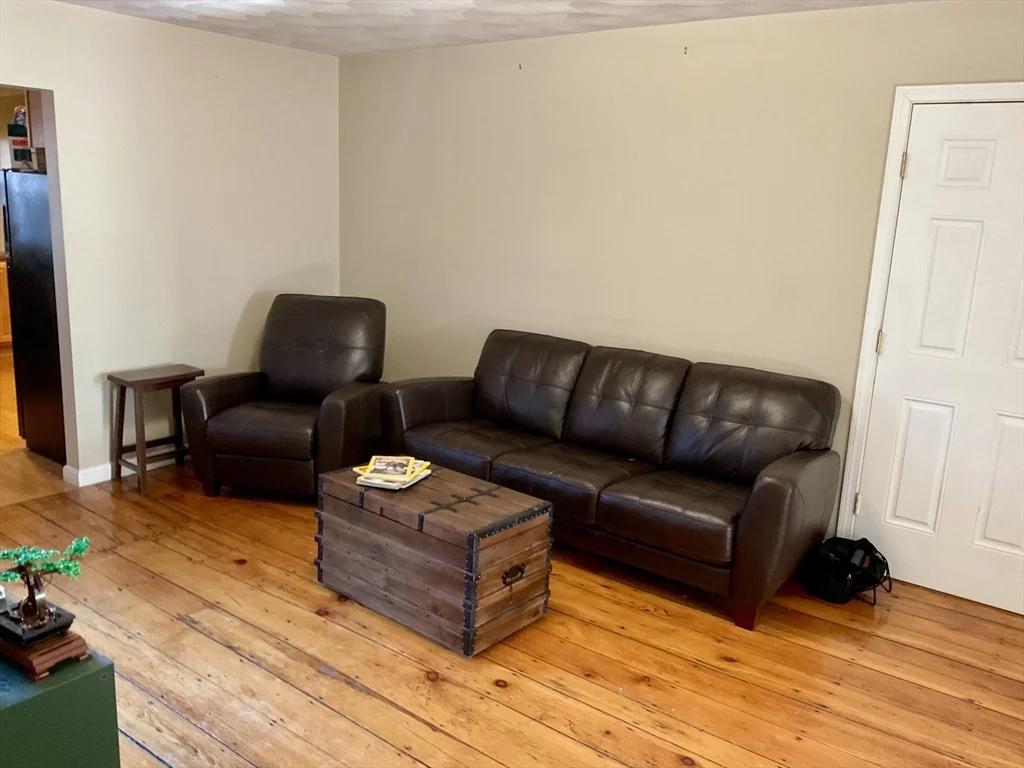 389 Bunker Hill St, Charlestown