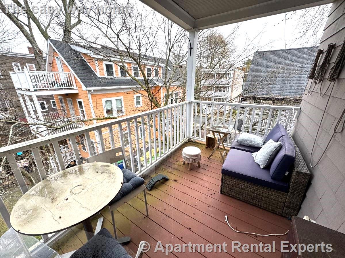 21 Sartwell Ave, Porter Square