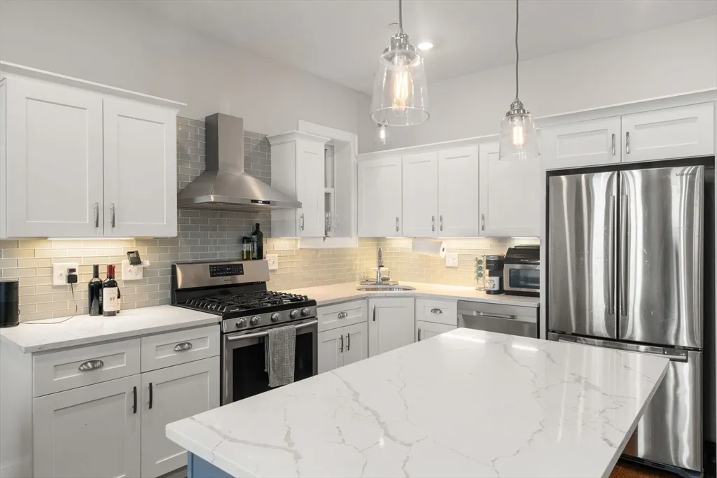 338 Meridian St, Central Square