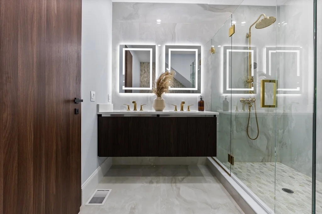 32 Pearl St, Dorchester