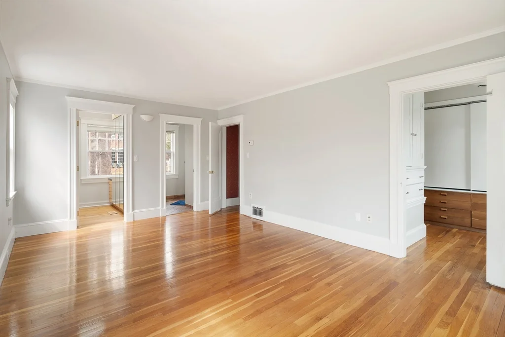 110 Leonard St, Belmont