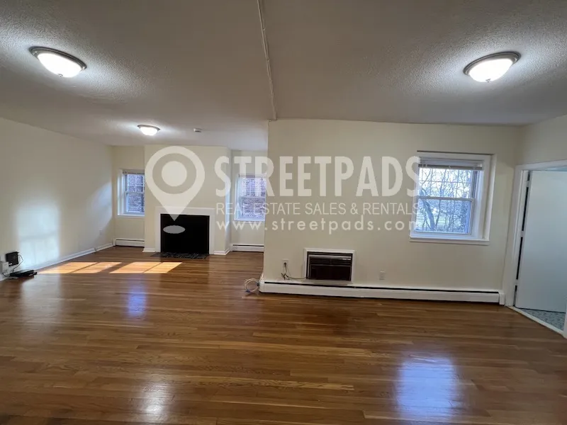 2018 Commonwealth Ave, Brighton