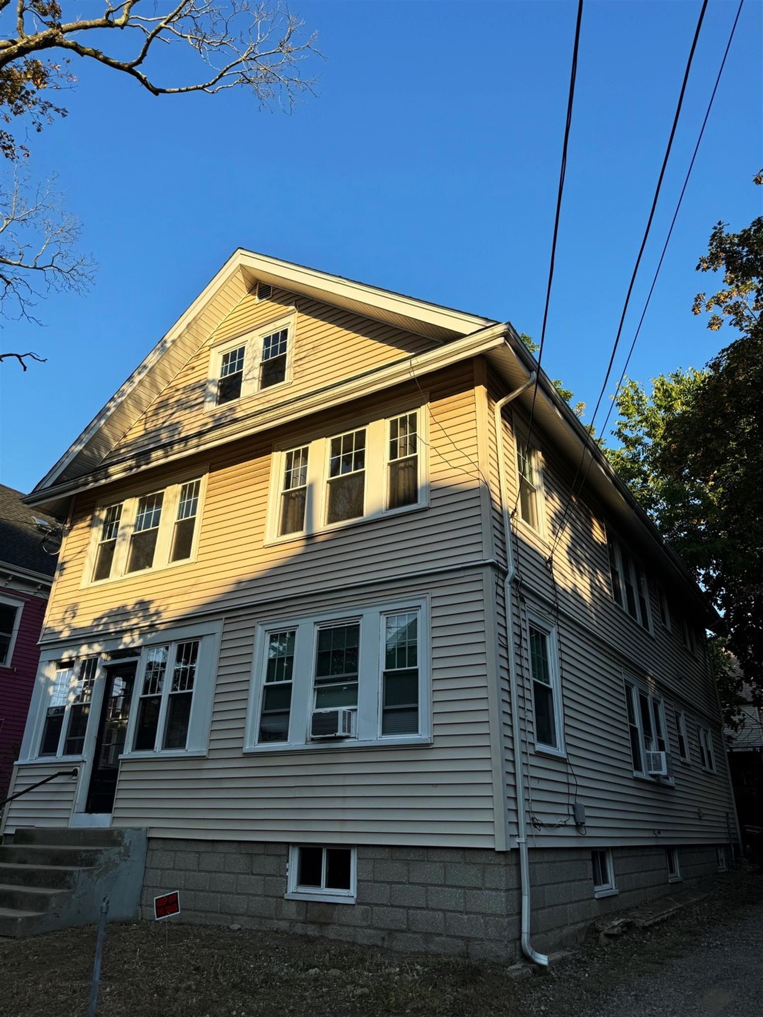 22 Harris Rd, Medford