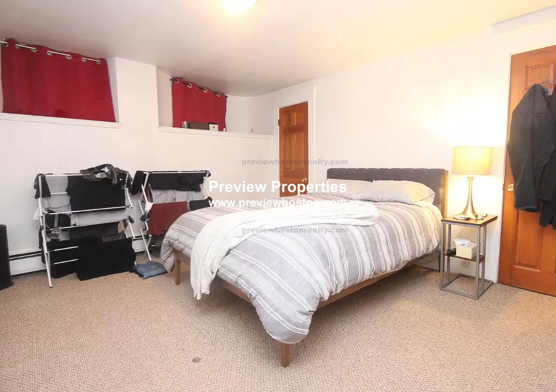 9 Braemore Rd, Brighton