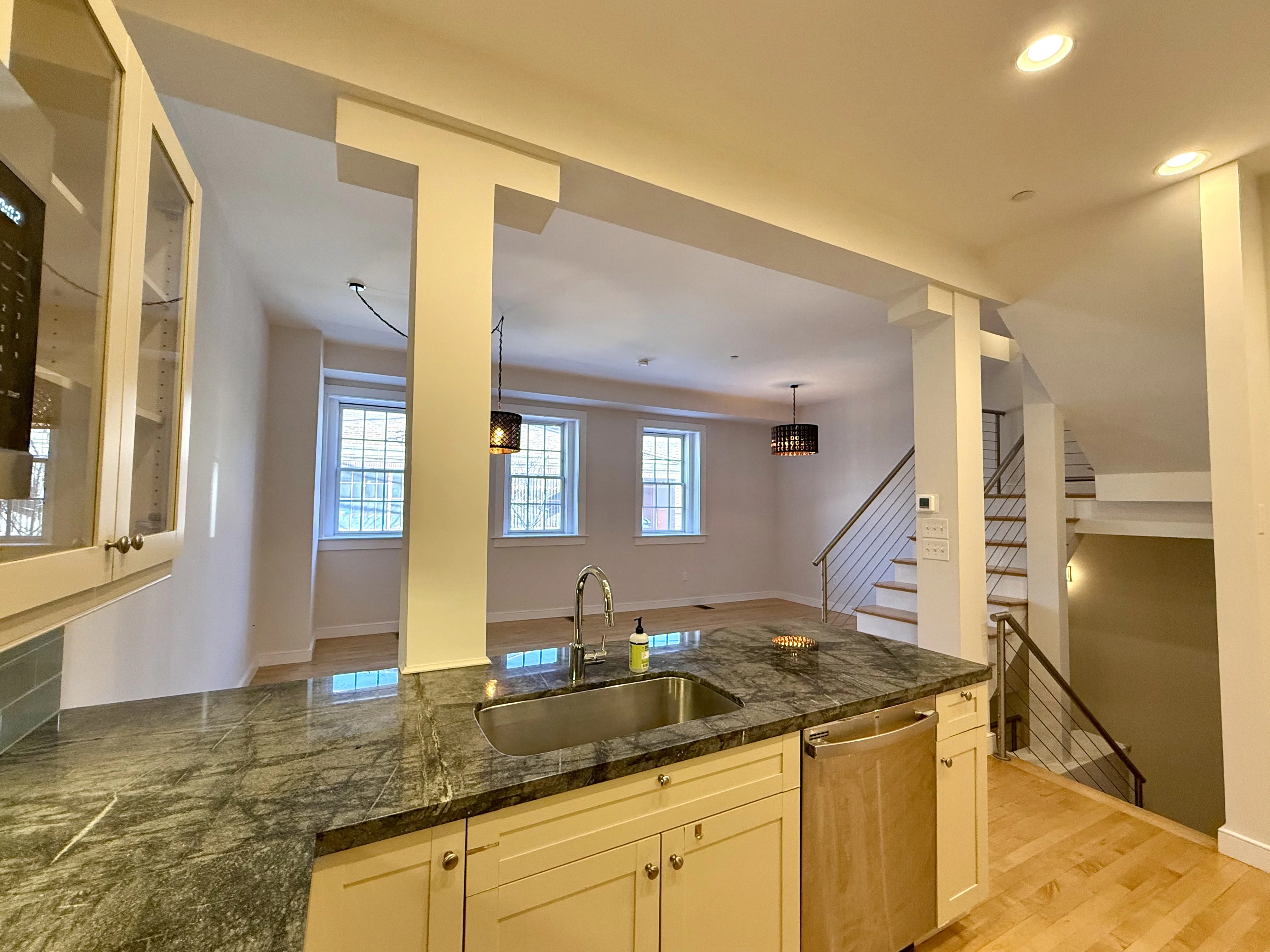 72 Hamilton St, Cambridgeport