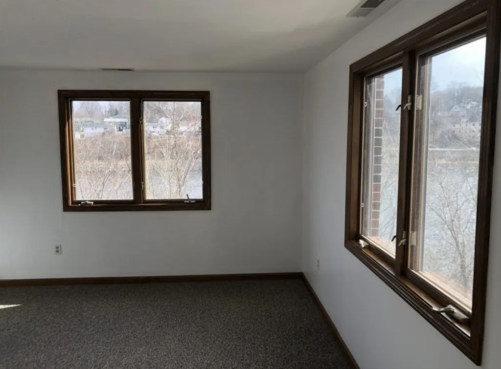 333 First Street Boulevard, Centralville