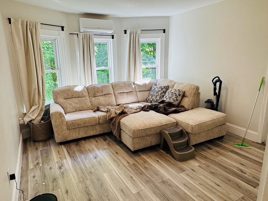 136 Academy Hill Rd, Brighton