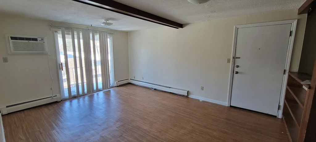 668 Robbins Ave, Dracut