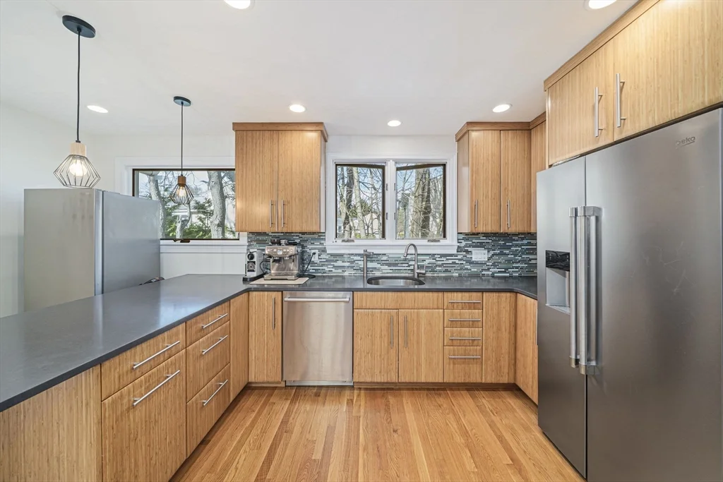 66 Roosevelt Rd, Newton
