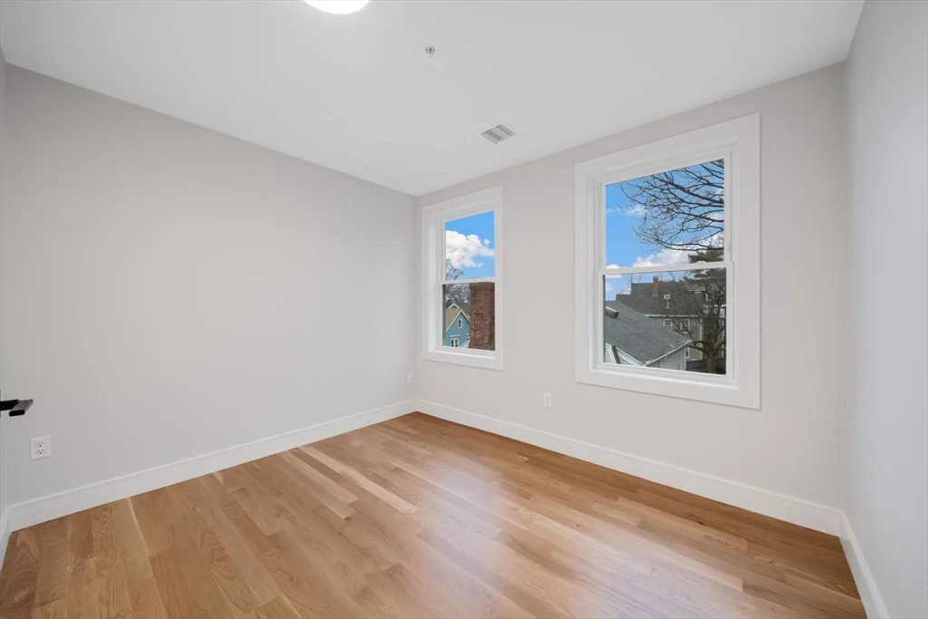 9 Wenham, Jamaica Plain