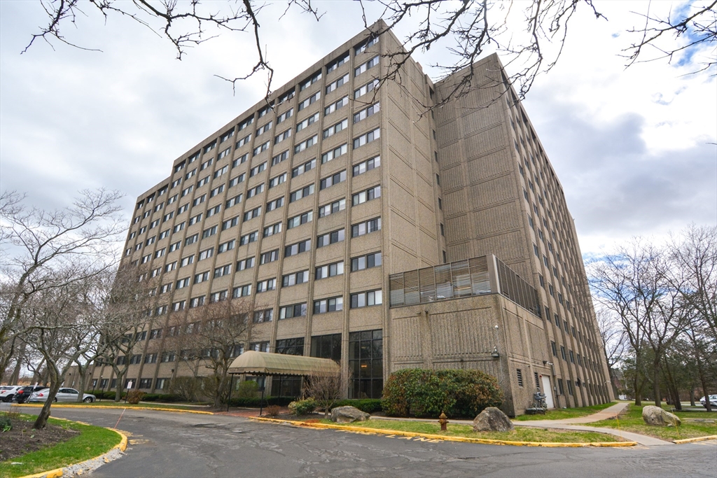 95 Audubon Rd, Wakefield