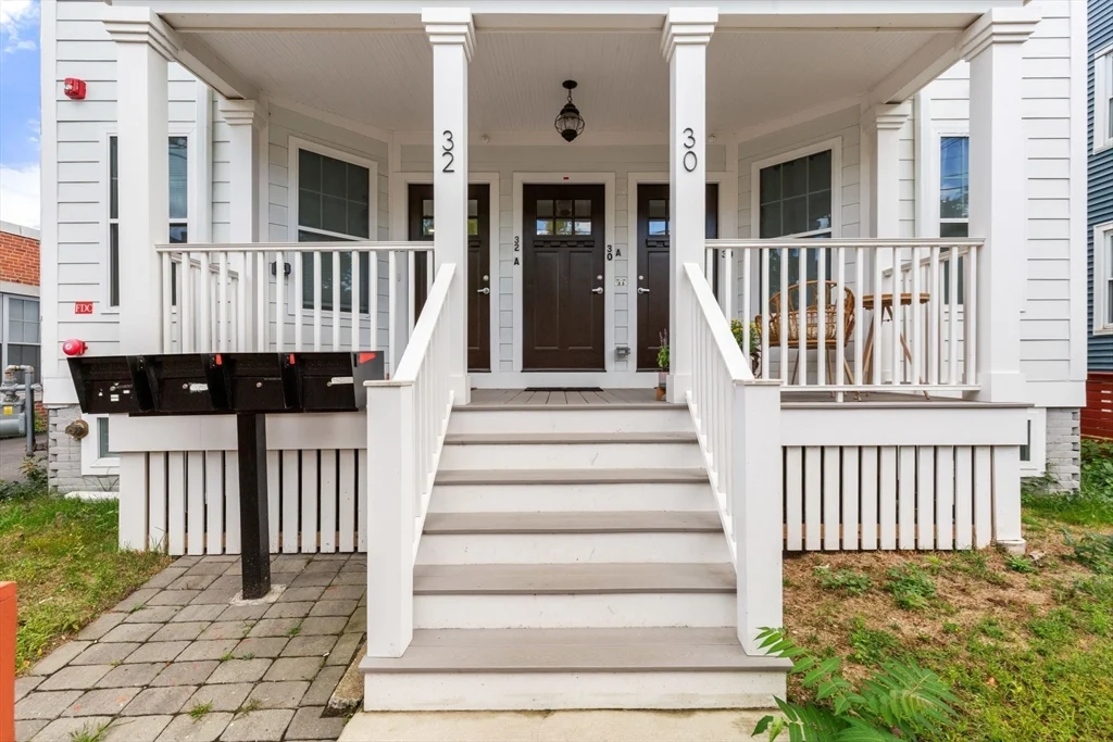 32 Cameron Ave, Teele Square