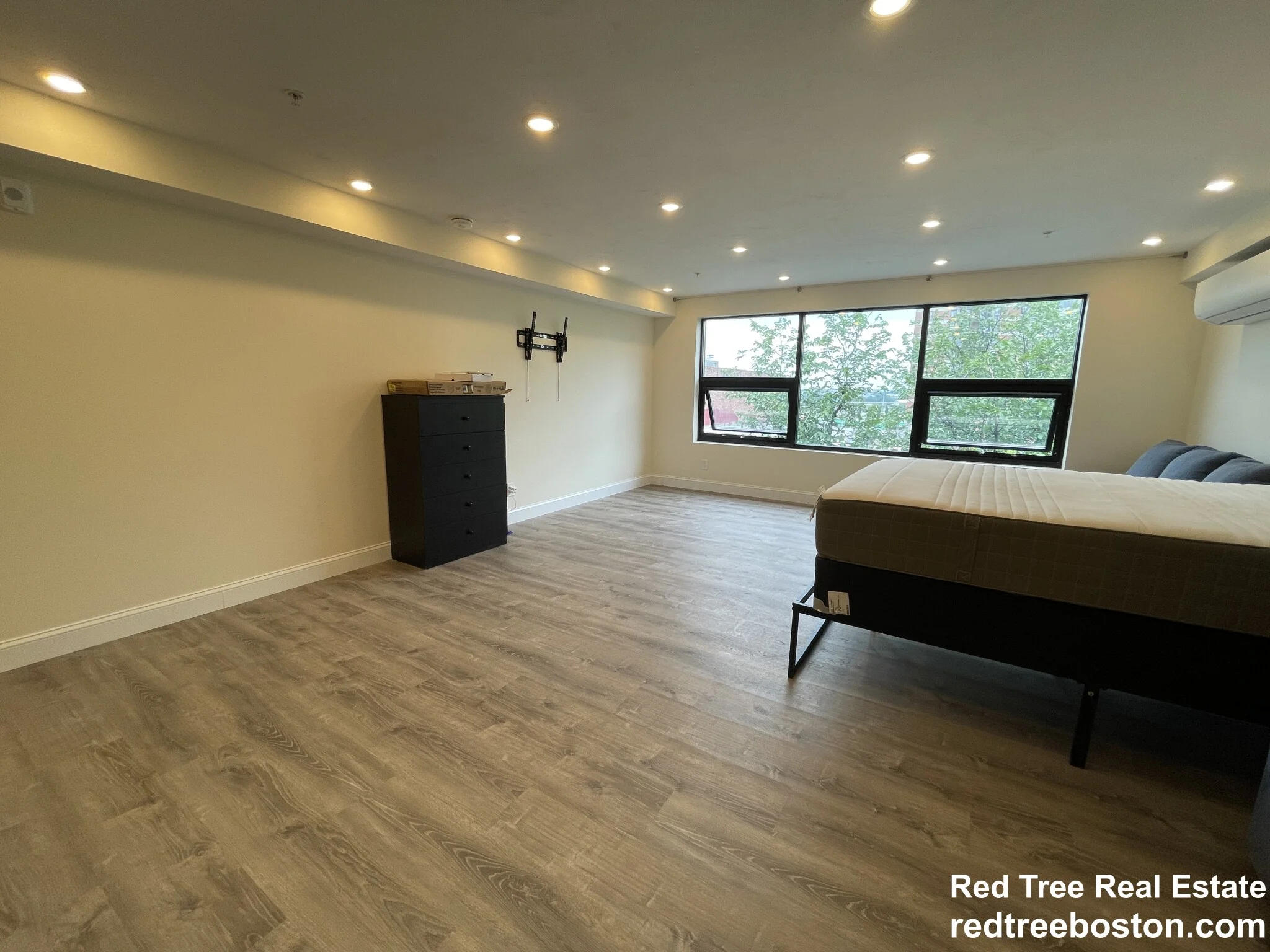 1028 Commonwealth Ave, Boston