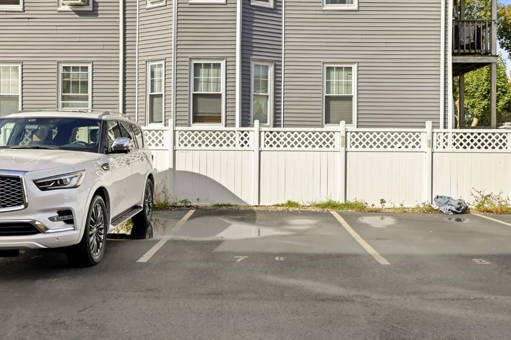 222 Winthrop Shore Dr, Winthrop