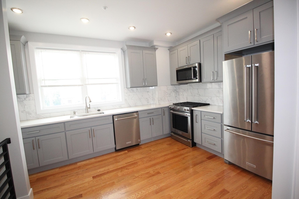 110 Main St, Everett