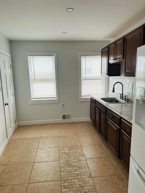 5 Oxford Park, Revere