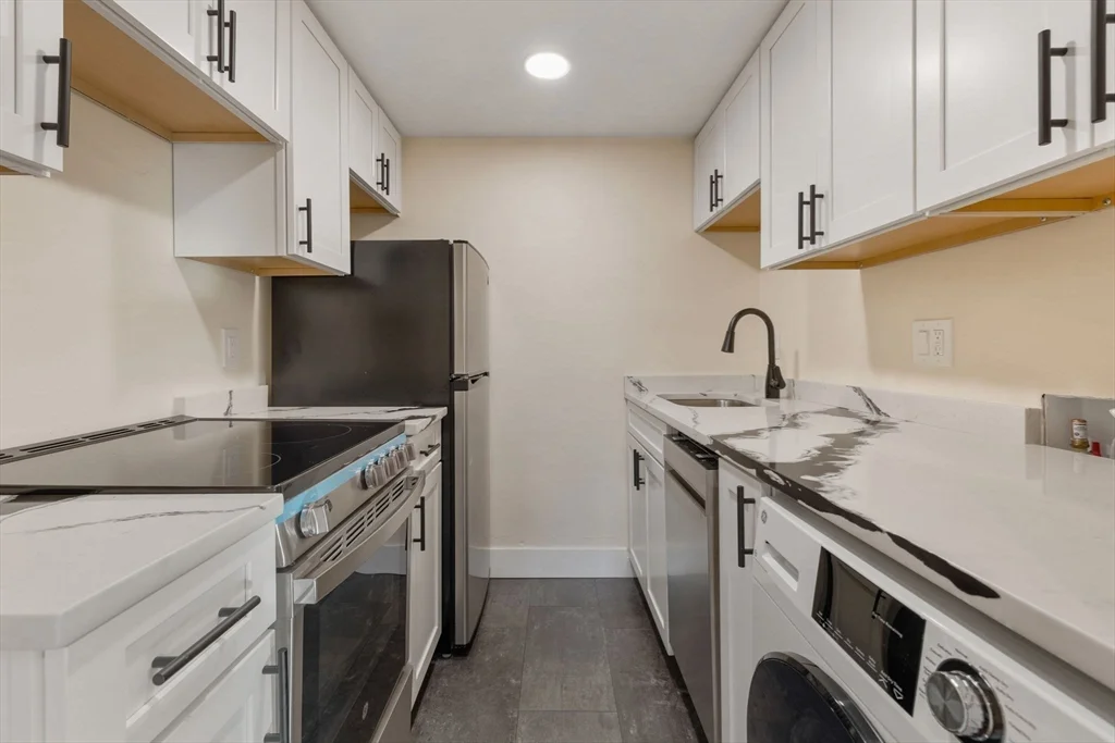 41 Concord Ave, Neighborhood Nine