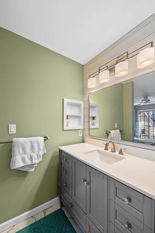 709 Gazebo Cir, Reading