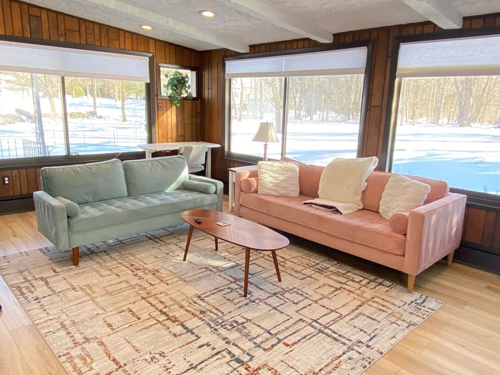 15 Winchester Dr, Lexington