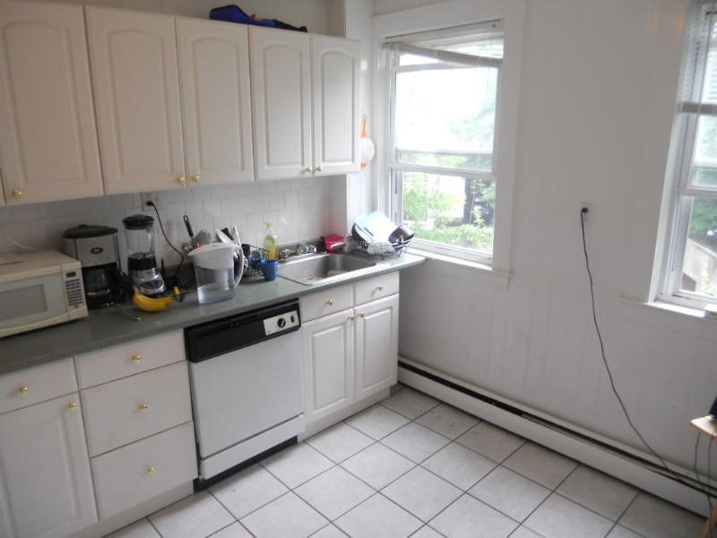 2 Ashford Ct, Allston