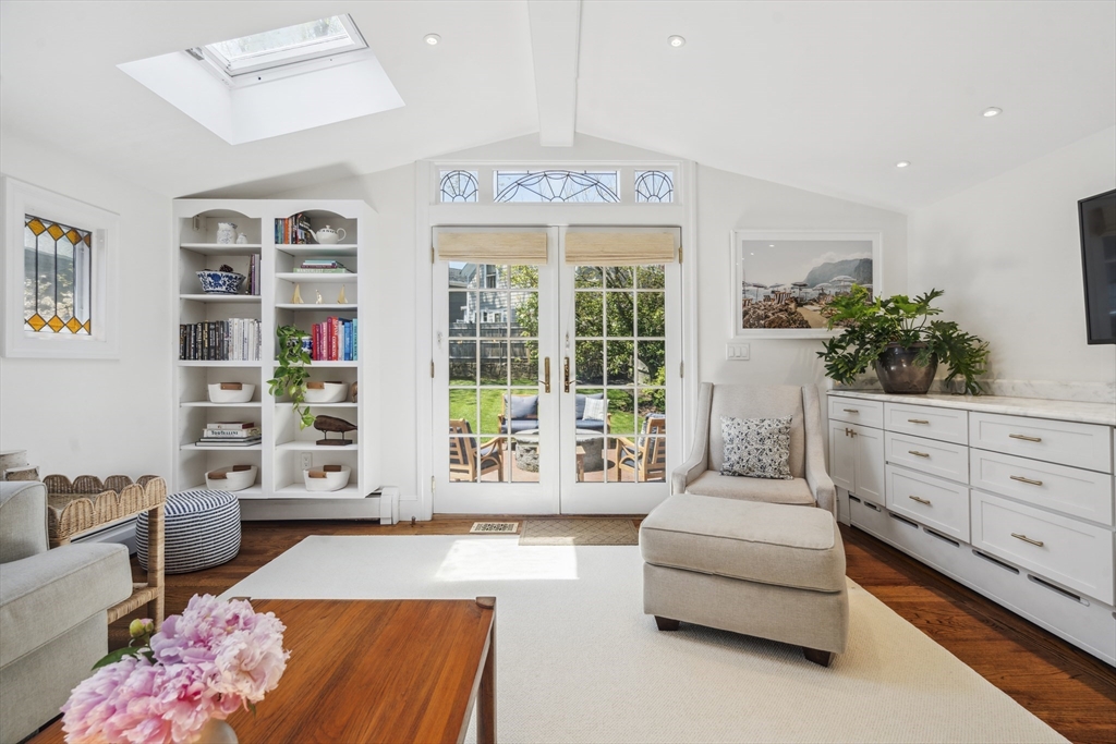 101 Elm St, Marblehead