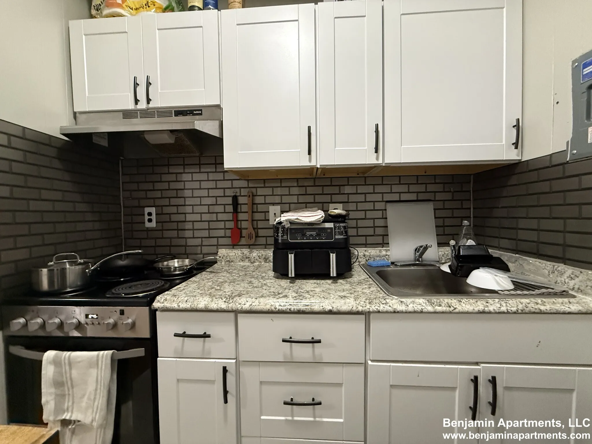 879 Beacon St, Fenway