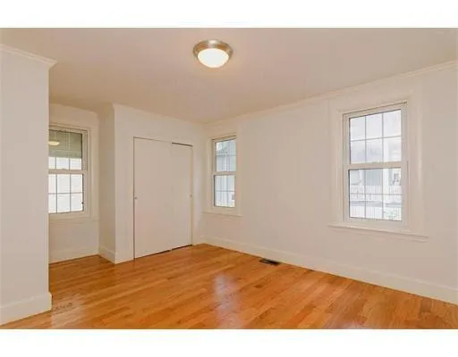 2 Braemore Rd, Brighton