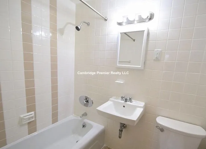 172 North Beacon St, Brighton