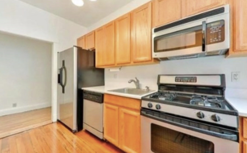 39 Mount Hood Rd, Brighton