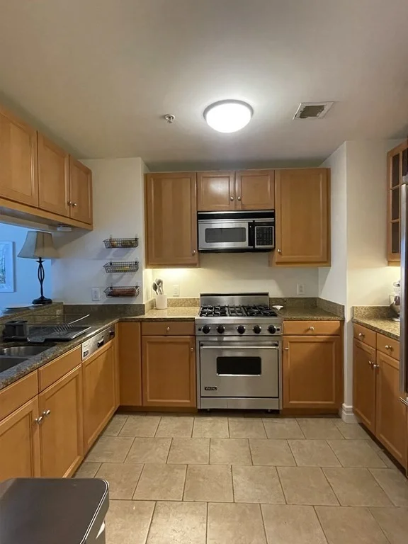 1 Avery St, Midtown