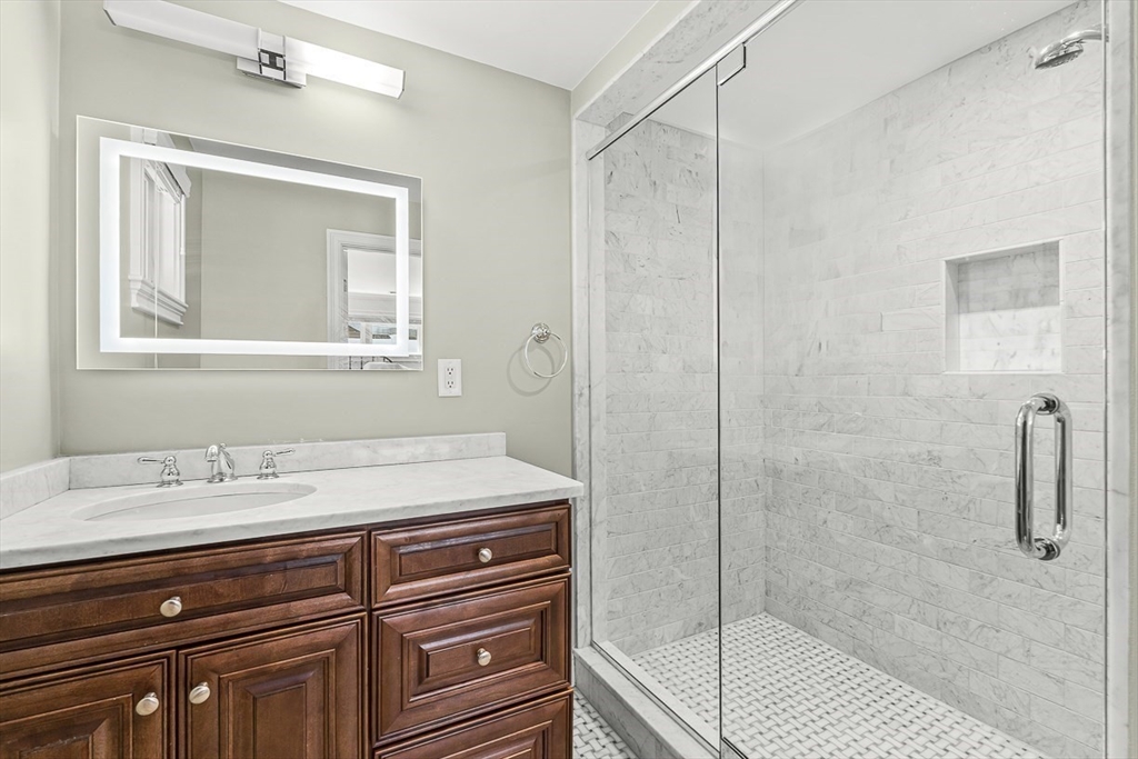 30 Middle St, South Boston