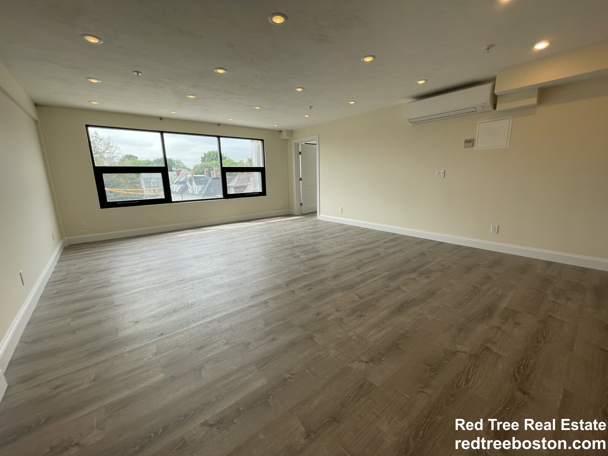 1028 Commonwealth Ave, Boston