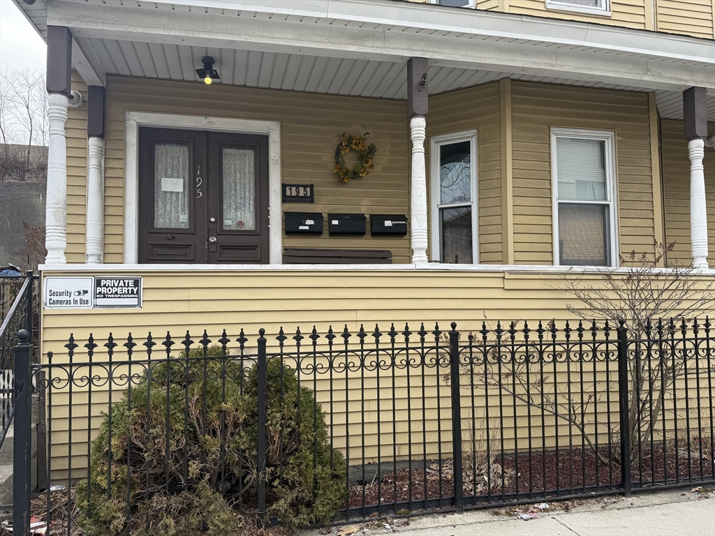 195 Millbury St, Worcester