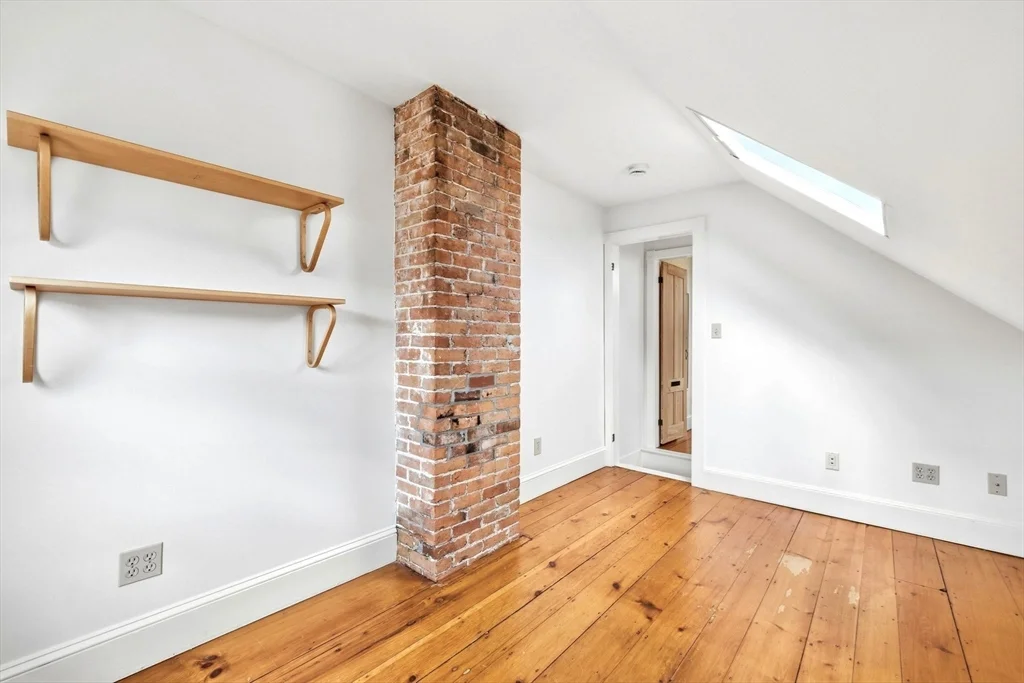 64 Pearl St, Charlestown