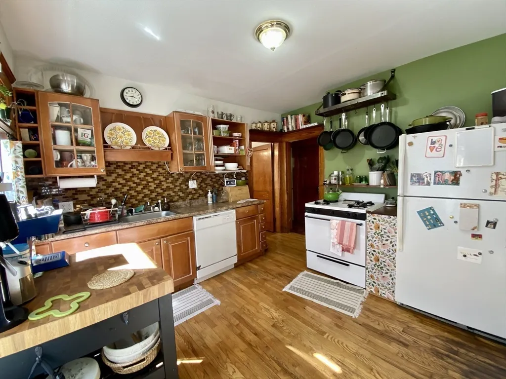 12 Saint Peter St, Jamaica Plain