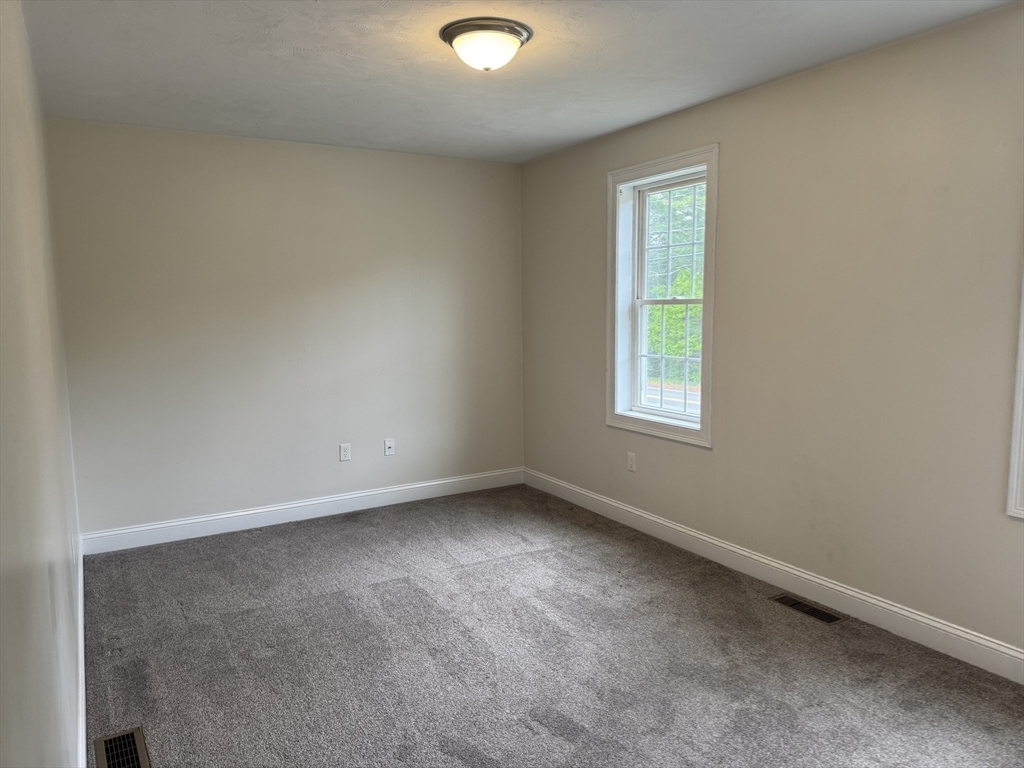 59 Wenham Rd, Carver