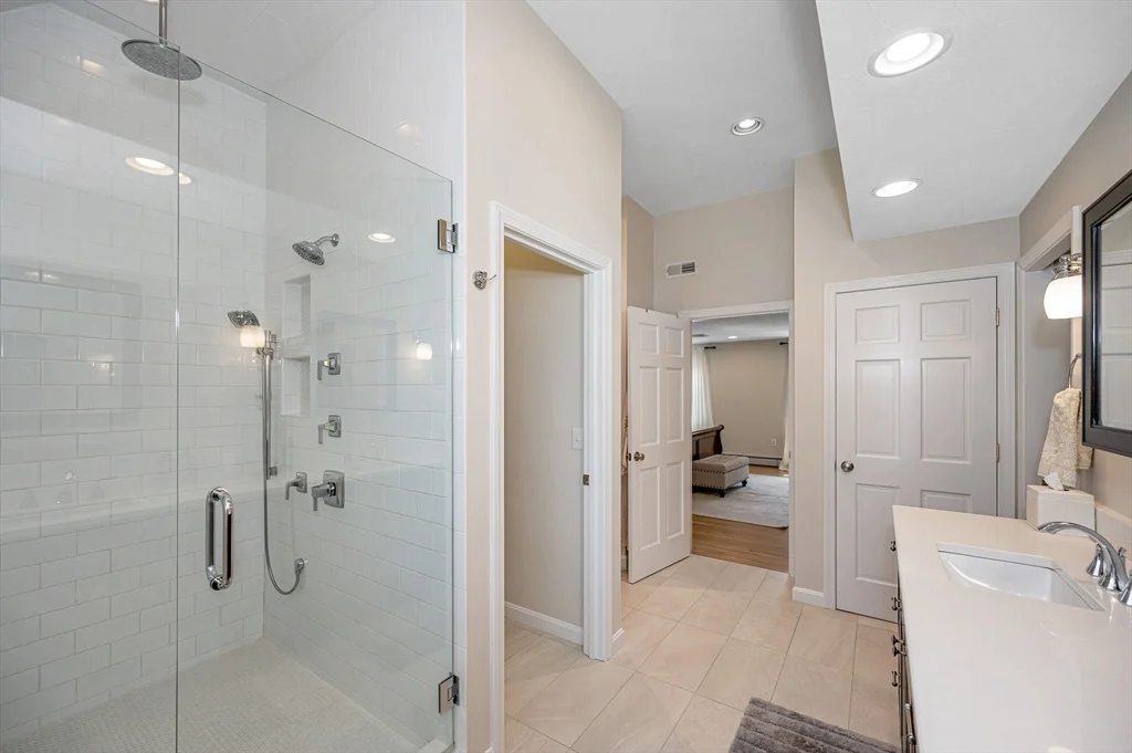 4 Nashoba Dr, Chelmsford