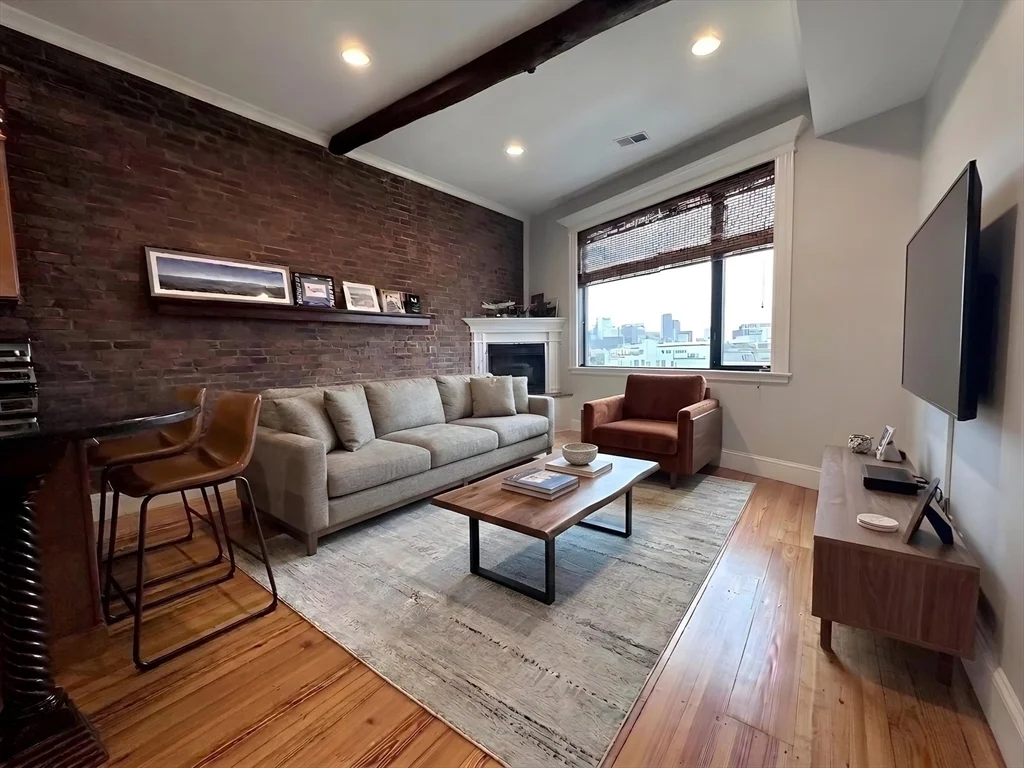 410 E 3rd, South Boston