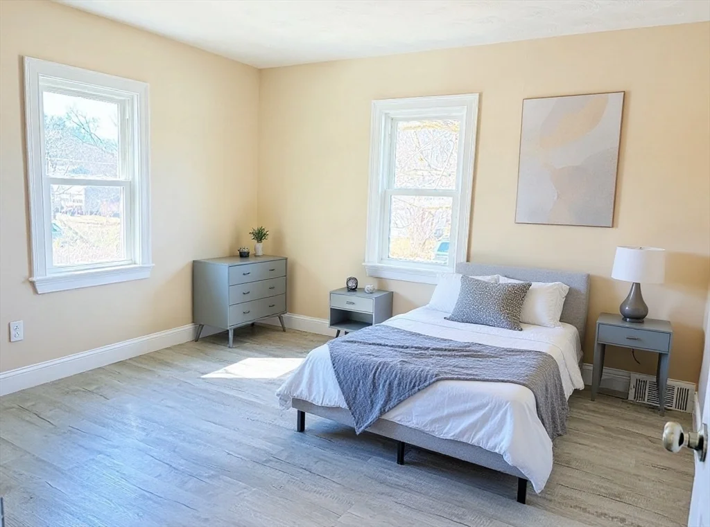 53 Gale Rd, Weymouth