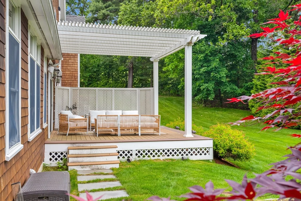 227 Rice Rd, Cochituate